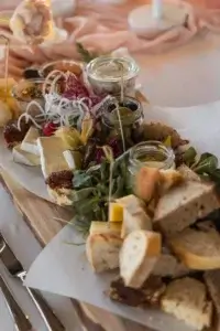 Brotplatte in der Weinbar bei Hotel Meintz